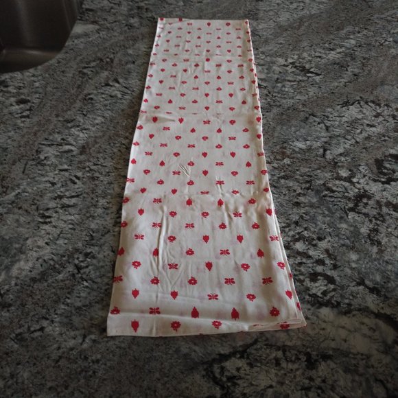 I MAGNIN BRAND NEW WHITE SILK SCARF WITH RED BUTTERFLIES AND RED FLOWERS - Picture 4 of 7